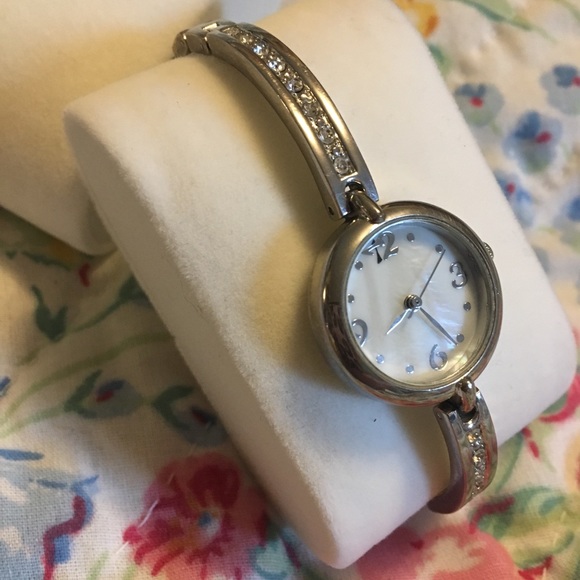 Ladies Watch - Picture 2 of 8